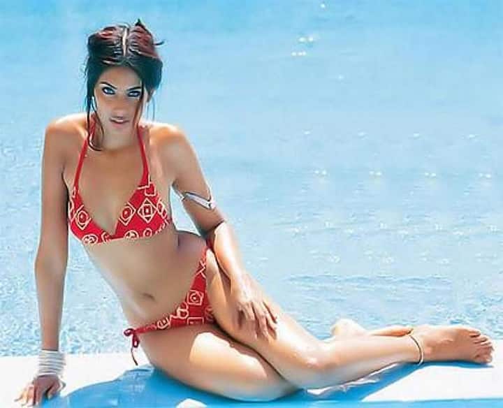 बिपाशा बसु ने 2001 में अजनबी फिल्म से बॉलीवुड में कदम रखा था.इस फिल्म में उनके साथ अक्षय कुमार, बॉबी देओल और करीना कपूर भी नजर आए थे.