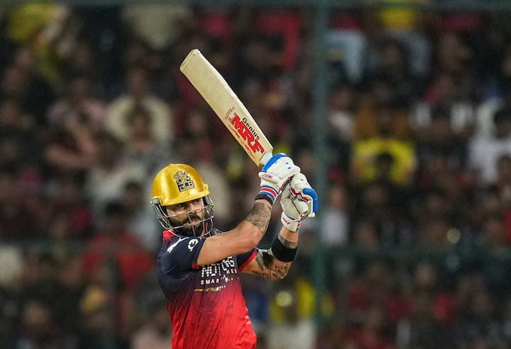 रॉयल चॅलेंजर्स बंगळुरूने (RCB) निर्धारित 20 षटकांत 250 धावांचा डोंगर उभारला.