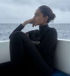 Sobhita Dhulipala : శోభిత ధూళిపాళ సముద్ర విహారం - నేచర్ ఎంజాయ్ చేస్తూ...