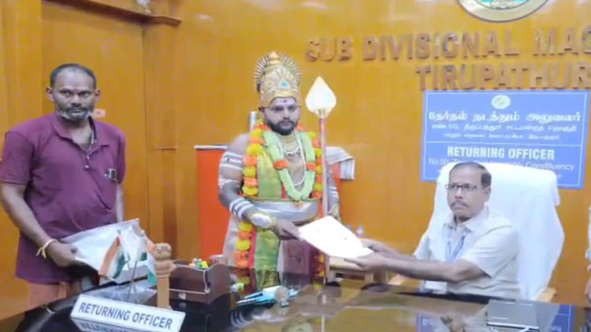 குக்கர் சின்னத்துக்கு வாக்கு கேட்ட ஜெயலலிதா? வேட்புமனு தாக்கல் செய்த தமிழ் கடவுள் முருகன் - திருப்பத்தூர் தேர்தல் அட்ராசிட்டி