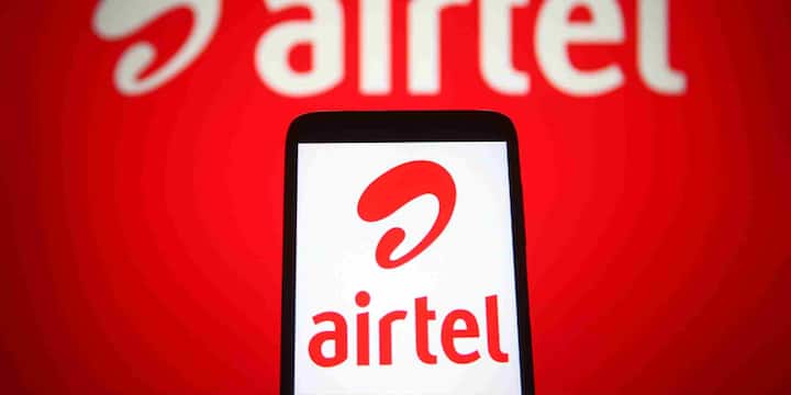 अब वहीं, Airtel की बात करें तो इसके 30 दिनों वाले प्लान की कीमत 355 रुपये है. इस प्लान में यूजर्स को कुल 25GB डेटा दिया जाता है जिसे आप अपनी जरूरत के हिसाब से इस्तेमाल कर सकते हैं. इसकी वैधता पूरे 30 दिनों की होती है जिससे बार-बार रिचार्ज कराने की झंझट नहीं रहती. इस प्लान में सभी नेटवर्क पर अनलिमिटेड कॉलिंग की सुविधा भी मिलती है जिससे आप बिना किसी अतिरिक्त खर्च के लंबी बातचीत कर सकते हैं. इसके साथ Adobe Express का प्रीमियम सब्सक्रिप्शन भी दिया जाता है जो उन यूजर्स के लिए काफी उपयोगी है जो डिजाइनिंग या कंटेंट क्रिएशन में रुचि रखते हैं.