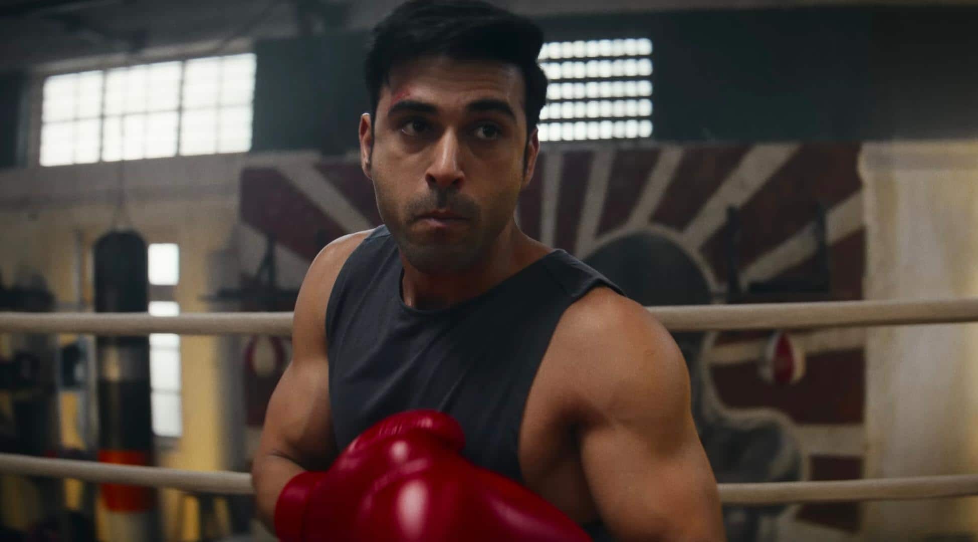 ग्लोरी' का दमदार टीजर रिलीज, बॉक्सर अवतार में दिखे Pulkit Samrat