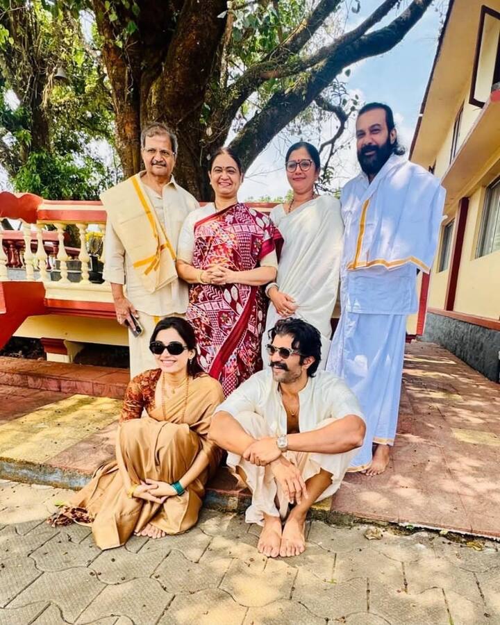 Vijay Deverakonda Rashmika At Coorg: 'ది' విజయ్ దేవరకొండ, నేషనల్ క్రష్ రష్మిక మందన్నా దంపతులు కూర్గ్ లో ఉన్నారు. పెళ్ళైన తర్వాత అత్తారింటికి విజయ్ దేవరకొండ వెళ్ళడం ఇదే మొదటిసారి. ఒకేసారి రెండు సెలబ్రేషన్స్ జరిగాయి.