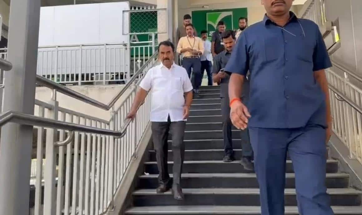 Viral News: ప్రోటోకాల్ పక్కనపెట్టి, సామాన్యుడిలా మెట్రోలో మంత్రి జూపల్లి ప్రయాణం..