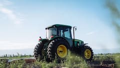tractor loan: ખેતી માટે ટ્રેક્ટર ખરીદવા કેવી રીતે મળે છે લોન, તેના માટે ક્યા દસ્તાવેજો છે જરૂરી?
