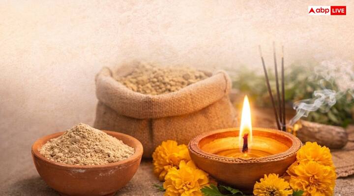 मुल्तानी मिट्टी के उपाय घर की नकारात्मक ऊर्जा दूर करने और ग्रह दोष कम करने के लिए भी मददगार साबित हो सकती है. जानें मुल्तानी मिट्टी के उपाय.