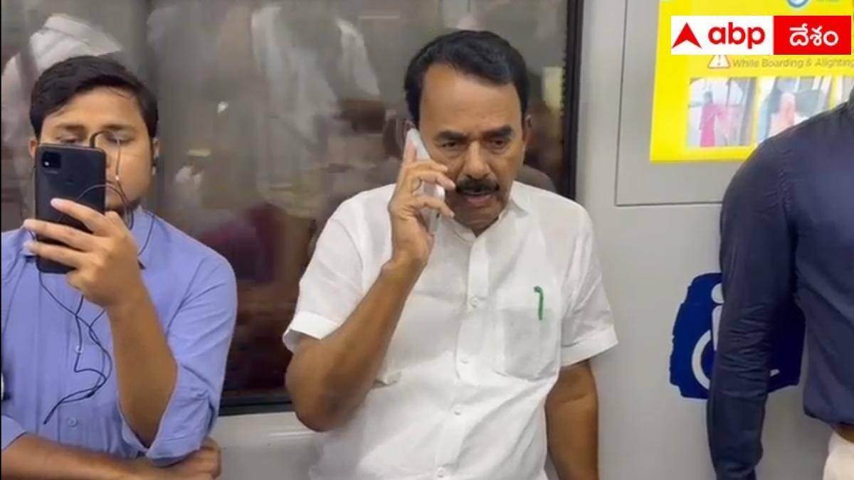 Jupally Krishna Rao: ప్రోటోకాల్ పక్కనపెట్టి, సామాన్యుడిలా మెట్రోలో మంత్రి జూపల్లి ప్రయాణం..