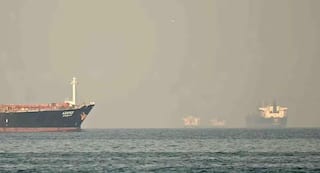 Strait of Hormuz News: હોર્મૂઝ ઓપન પરંતુ હજુ પણ ખતરાની આશંકા, ઇરાને બદલ્યાં જહાજના રૂટ