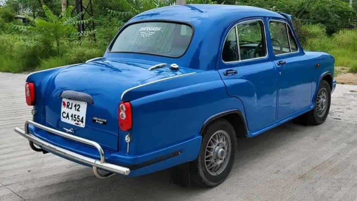 Ambassador Car: அம்பாசிடர் ஆண்டது தெரியும்..! ஆணவத்தில் அழிந்தது எப்படி என தெரியுமா? அவ்ளோ பெஸ்ட் காரா?