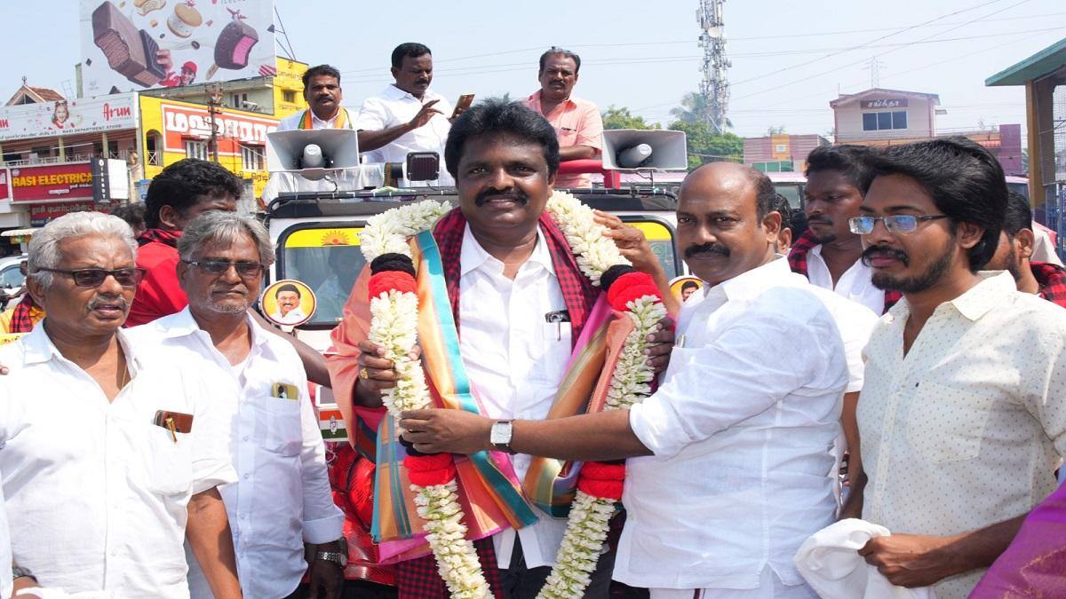 நீங்கதான் தஞ்சாவூர் எம்.எல்.ஏ., முதியவர்கள் ஆசி, அன்பு மழையில் நனையும் திமுக வேட்பாளர் சண்.ராமநாதன்