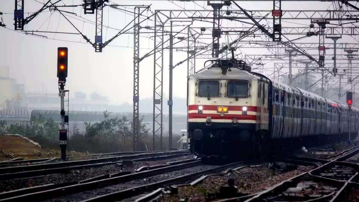 ரயில்வே பாதுகாப்பில் புதிய புரட்சி! இன்டர்லாக் சிஸ்டம், தானியங்கி கேட் மூடும் வசதி! விபரம் இதோ!..