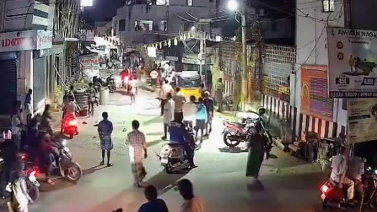வன்முறையாக மாறிய பிறந்தநாள் கொண்டாட்டம்... வெளியான ஷாக்கிங் சி.சி.டி.வி வீடியோ..