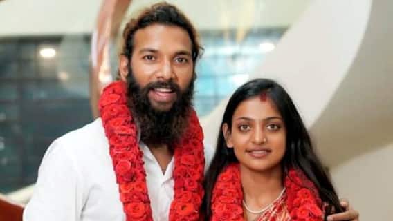 Viral Girl Monalisa: కుంభమేళా వైరల్ గర్ల్ మోనాలిసా భర్తపై పోక్సో కేసు - ఇంత ఈజీగా దొరికిపోయాడా? Viral Girl Monalisa: కుంభమేళా వైరల్ గర్ల్ మోనాలిసా భర్తపై పోక్సో కేసు - ఇంత ఈజీగా దొరికిపోయాడా?