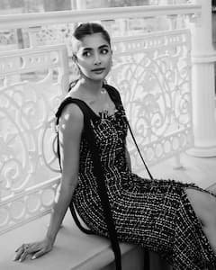 Pooja Hegde Photo: પૂજા હેગડના ગ્લેમરસ લુક પર ફિદા થયા ફેન્સ, તસવીરો થઈ આગની જેમ વાયરલ
