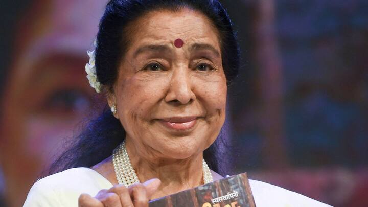 কিংবদন্তির মৃত্যুতে সঙ্গীতশিল্পী হৈমন্তী শুক্লা জানিয়েছেন, কী বলব, এইসব ক্ষেত্রে কিছু বলার থাকে নারে ভাই। যদিও বুঝতে পারছি, ৯২ বছর বয়স হয়েছিল। তবে যুগ যুগ ধরে এনাদের গান তো থেকে যাবে। কী ভার্সাটাইল আর্টিস্ট উনি ছিলেন! মানুষটাও বড্ড ভাল ছিলেন।