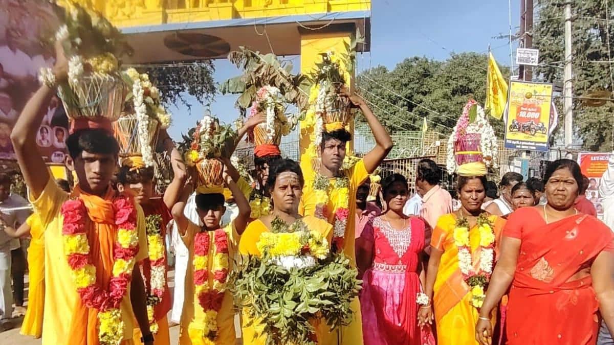 இன்றே பங்குனி மாத கடைசி நாள்! முருகன், சிவன் கோயில்களில் அலைமோதும் பக்தர்கள் கூட்டம்!
