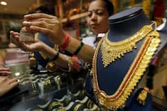 Gold-Silver Price Down: ਸੋਨੇ-ਚਾਂਦੀ ਦੀਆਂ ਧੜੰਮ ਡਿੱਗੀਆਂ ਕੀਮਤਾਂ, ਅੱਜ 10 ਗ੍ਰਾਮ ਸਣੇ 22 ਅਤੇ 24 ਕੈਰੇਟ ਹੋਇਆ ਇੰਨਾ ਸਸਤਾ: ਜਾਣੋ ਨਵੇਂ ਰੇਟ...