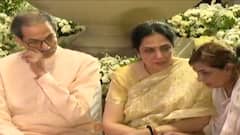 Asha Bhosle Funeral Updates Rashmi Thackeray: आशाताईंच्या आवाजातील 'जिवलगा कधी रे येशील तू...' गाण्याचे आर्त सूर; आशा भोसलेंचं पार्थिव पाहताच रश्मी ठाकरे ढसाढसा रडल्या...