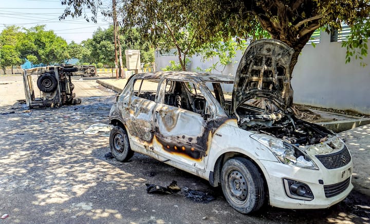 In Sector 84 (Phase 1), protesters allegedly set vehicles on fire, with at least two vehicles gutted during the unrest.