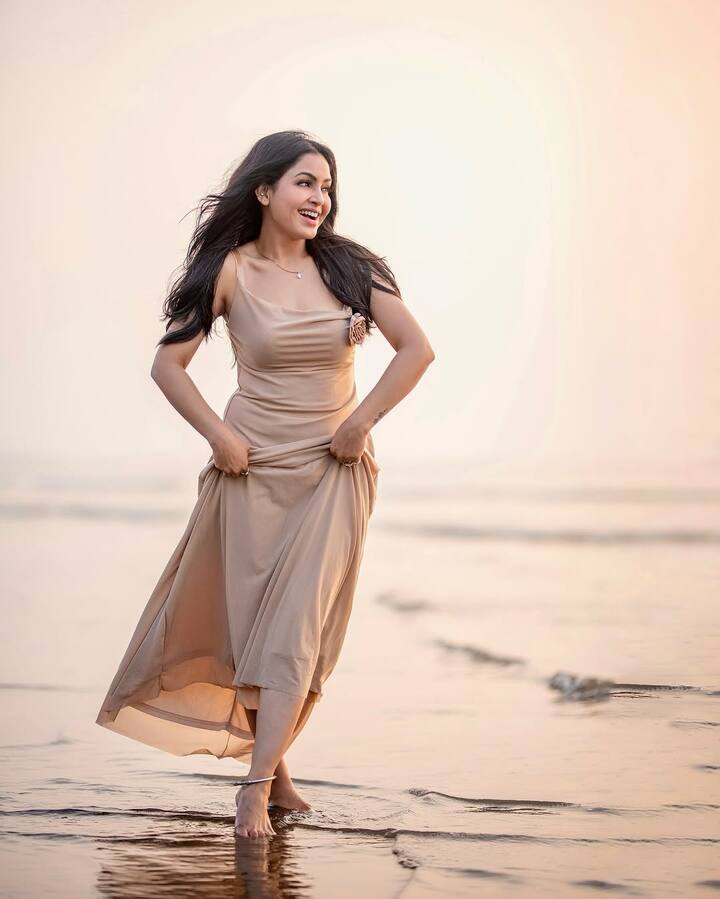 शुभांगी ने आगे कहा,'मेरी शादी भी बहुत जल्दी हो गई थी, लेकिन समय के साथ हर किसी की भावनाएं बदल जाती हैं, तो मुझे कुछ चीजों की याद आती हैं, लेकिन किसी को लेकर पछतावा नहीं है.'