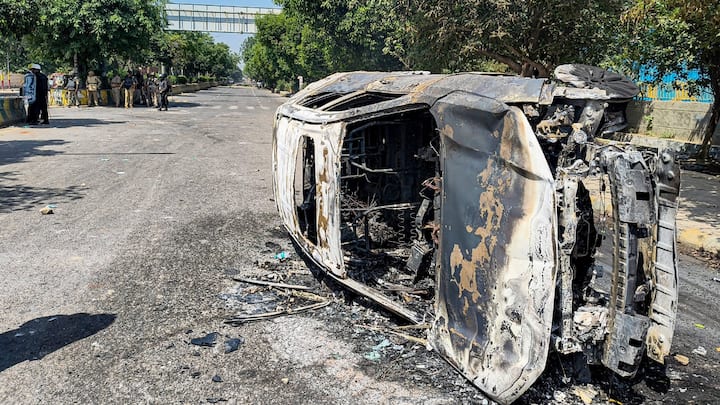 The protests severely disrupted traffic across Noida and adjoining regions, with diversions in place and congestion reported at key points like the Crown Plaza flyover.