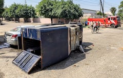 नोएडा की कंपनियों में जमकर हुई तोड़फोड़, जान बचाकर भागे कर्मचारी, तस्वीरों ने दिखाई सच्चाई