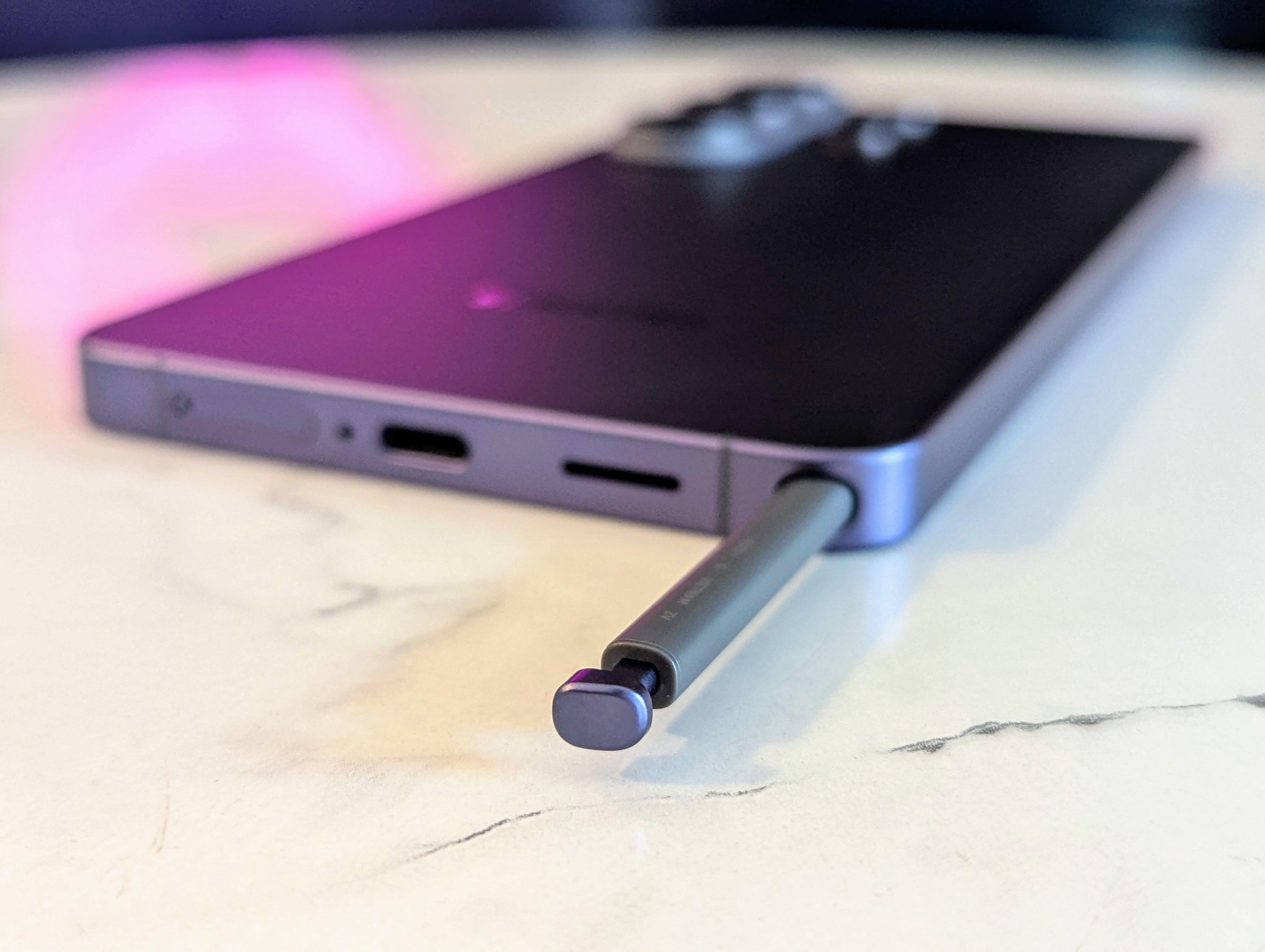 Samsung Galaxy S26 Ultra 1-Month Review: So This Is What Living With A 'Peak' Phone Feels Like