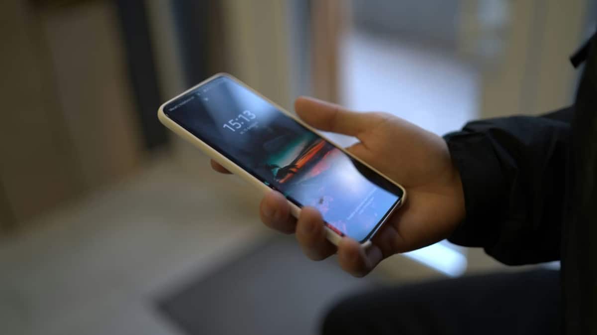 Smartphones Get Costlier In India: Over 80 Models See 15% Price Surge, Budget Segment Shrinks