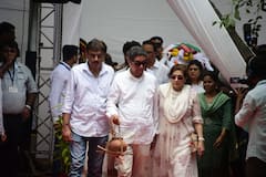 आशा भोसले की अंतिम विदाई, शान-अनूप जलोटा की सुरीली श्रद्धांजलि, आमिर खान-विक्की कौशल की आंखें भी हुईं नम