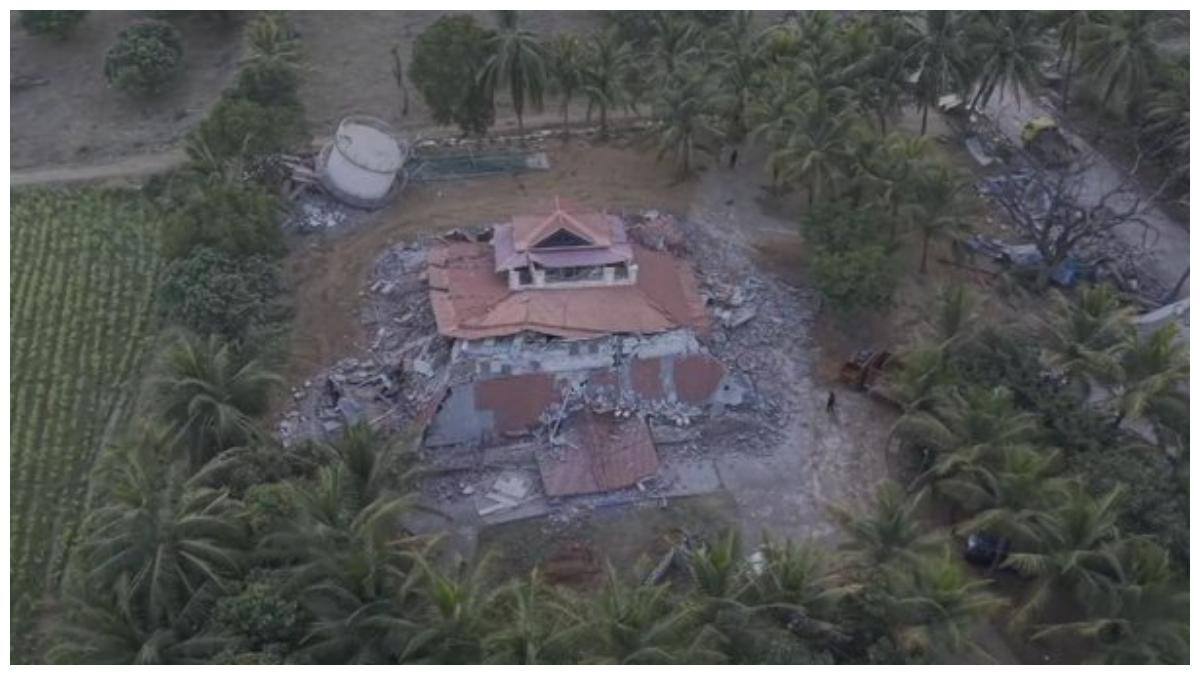 HYDRAA Fact Check: హైడ్రా స్పీడ్‌కు హైకోర్టు బ్రేక్ వేసిందా? ఎలాంటి కూల్చివేతలు చేయొద్దనే ఆదేశాలపై ఫ్యాక్ట్ చెక్‌!