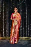 एवरग्रीन ब्यूटी रेखा के 7 साड़ी लुक्स, हर लुक में आती है रॉयल वाइब, देखें तस्वीरें