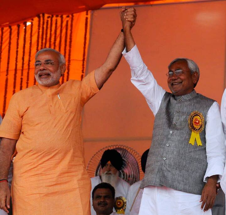 नरेंद्र मोदी के साथ नीतीश कुमार की ये तस्वीर 2009 की है. उस वक्त प्रधानमंत्री नरेंद्र मोदी गुजरात के मुख्यमंत्री हुआ करते थे. यह फोटो लुधियाना में आयोजित एनडीए की रैली की है.