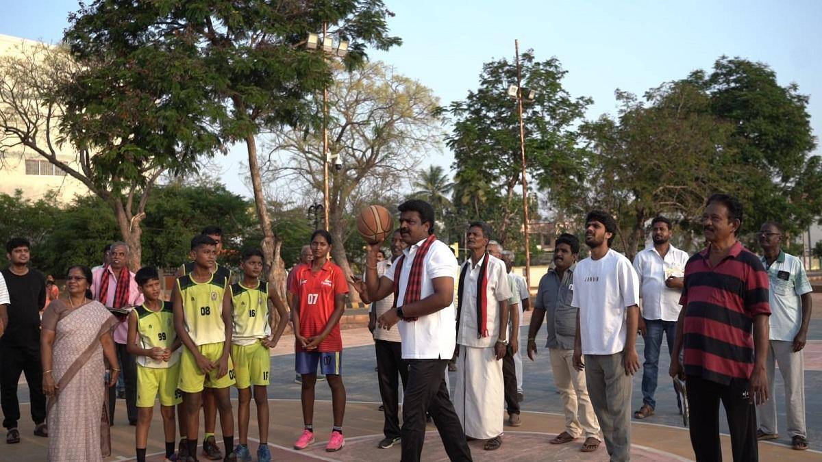மக்கள் ஆதரவு அலை எழுந்தாச்சு... வெற்றிக் கொடி ஏறும் நாள் அருகில் வந்தாச்சு: திமுக வேட்பாளரின் சுழற்றி அடிக்கும் பிரசாரம்