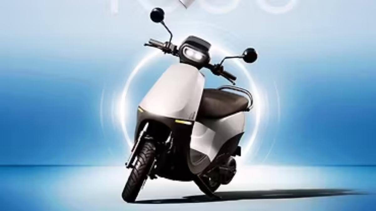 ஒரே சார்ஜில் 320 கி.மீட்டர் மைலேஜ்! அறிமுகமாகியது Ola S1 X இ ஸ்கூட்டர் - விலை என்ன?