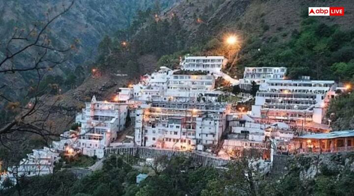 इंटरव्यू में अक्षय ने बताया कि, जब वो एक साल के थे जब उनके माता-पिता वैष्णो देवी गए थे. कटरा पहुंचते ही अक्षय को 103-104 डिग्री का तेज बुखार आ गया. लेकिन माता रानी पर विश्वास रखते हुए माता-पिता जयकारे लगाते हुए आगे बढ़ते गए.
