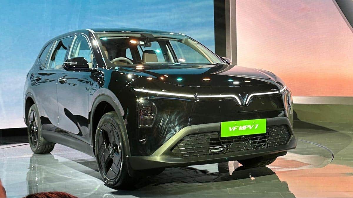 Vinfast VF MPV7: வின்ஃபாஸ்டின் முதல் 7 சீட்டர் EV எம்பிவி விலை அறிவிப்பு - பட்ஜெட்டில் ப்ரீமியம் கார் எப்படி இருக்கு?