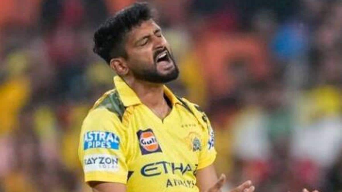 CSK Khaleel Ahmed: நல்லாதானே போய்ட்டு இருந்துச்சு..! காயம் காரணமாக விலகிய அடுத்த வேகப்பந்து வீச்சாளர்