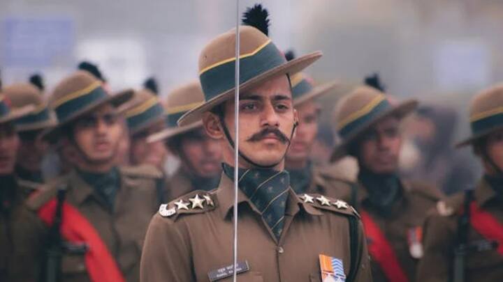 भारतीय सेना में अफसर बनने के लिए कई एंट्री के तरीके मौजूद है. 12वीं के बाद उम्मीदवार एनडीए के जरिए सेना, वायु सेना और नौसेना में अफसर बन सकते हैं. इस परीक्षा को पास करने के बाद पुणे स्थित नेशनल डिफेंस एकेडमी में 3 साल की ट्रेनिंग दी जाती है.