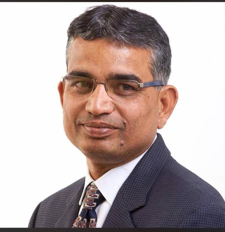 समृद्धी महामार्गावर जितेंद्र शेळकेंच्या कारचा भीषण अपघात झाला. या अपघातामध्ये जितेंद्र शेळके यांचा जागीच मृत्यू झाला.