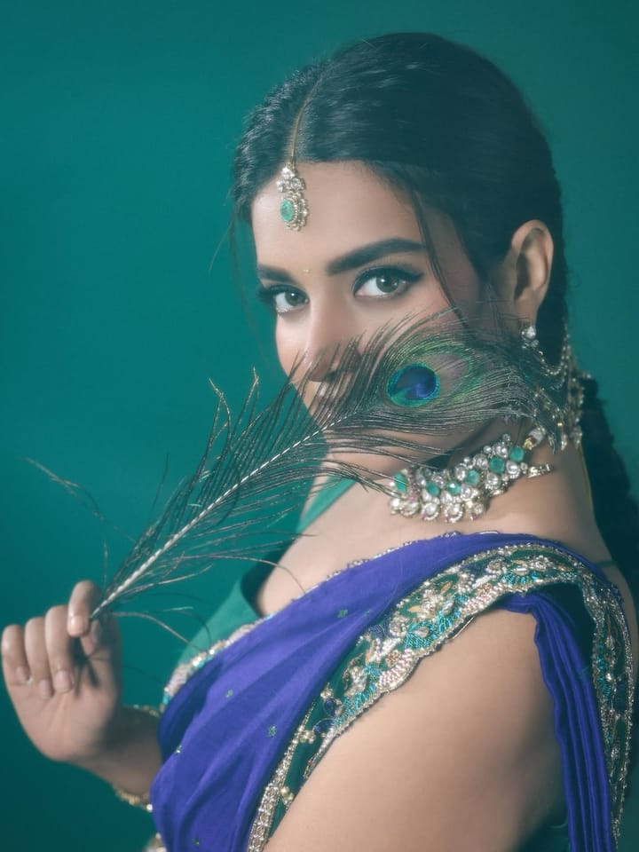 వరుస ఫ్లాపులు రావడంతో నిధి అందానికి మార్కులేస్తున్నా..అవకాశాలు ఇవ్వడంతో ఆలోచిస్తున్నట్టే ఉన్నారు.. ప్రస్తుతం నిధి చేతిలో చెప్పుకోదగిన ప్రాజెక్టులు లేవు