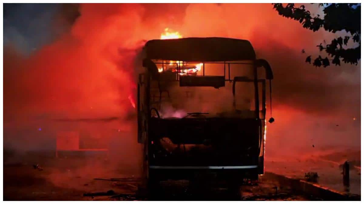 Hyderabad Bus Fire: ఆగని ట్రావెల్ బస్‌ అగ్ని ప్రమాదాలు! స్లీపర్స్‌పై నిషేధానికి పెరుగుతున్న డిమాండ్! ఆ దేశాలే ఆదర్శం!