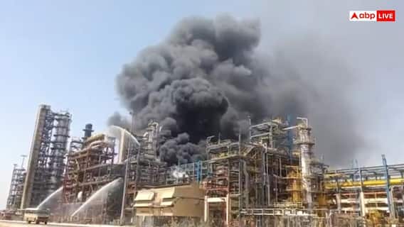 राजस्थान: बालोतरा में रिफाइनरी की यूनिट में लगी आग, कल PM मोदी करने वाले थे लोकार्पण राजस्थान: बालोतरा में रिफाइनरी की यूनिट में लगी आग, कल PM मोदी करने वाले थे लोकार्पण