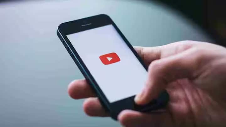 YouTube તેની મોબાઇલ એપ્લિકેશન માટે એક નવા ફીચર પર કામ કરી રહ્યું છે જે યુઝર્સને વીડિયોના ચોક્કસ ભાગો સરળતાથી શેર કરવાની મંજૂરી આપશે. અહેવાલો અનુસાર, કંપની Timestamp Sharing નામના એક નવા ઓપ્શનનું પરીક્ષણ કરી રહી છે.