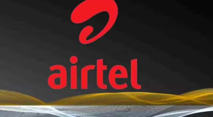 Airtel New Recharge Plan: ਇਹ ਪਲਾਨ ਲਗਭਗ 84 ਦਿਨਾਂ ਲਈ ਚੱਲਦਾ ਹੈ, ਭਾਵ ਇੱਕ ਵਾਰ ਰੀਚਾਰਜ ਕਰਨ ਤੋਂ ਬਾਅਦ, ਤੁਹਾਨੂੰ ਲੰਬੇ ਸਮੇਂ ਤੱਕ ਰੀਚਾਰਜ ਕਰਨ ਦੀ ਲੋੜ ਨਹੀਂ ਪਵੇਗੀ। ਇਹ ਦੇਸ਼ ਭਰ ਵਿੱਚ ਅਸੀਮਤ ਕਾਲਿੰਗ ਦੀ ਪੇਸ਼ਕਸ਼ ਕਰਦਾ ਹੈ ਅਤੇ ਨੈਸ਼ਨਲ ਰੋਮਿੰਗ ਫ੍ਰੀ ਵੀ ਰਹਿੰਦੀ ਹੈ। ਹਾਲਾਂਕਿ, ਇਹ ਪਲਾਨ ਖਾਸ ਤੌਰ 'ਤੇ ਵੌਇਸ ਯੂਜ਼ਰਸ ਲਈ ਤਿਆਰ ਕੀਤਾ ਗਿਆ ਹੈ, ਇਸ ਲਈ ਇੰਟਰਨੈਟ ਡੇਟਾ ਸ਼ਾਮਲ ਨਹੀਂ ਹੈ। ਜੇਕਰ ਲੋੜ ਹੋਵੇ ਤਾਂ ਉਪਭੋਗਤਾ ਇੱਕ ਵੱਖਰਾ ਡੇਟਾ ਪੈਕ ਜੋੜ ਸਕਦੇ ਹਨ।