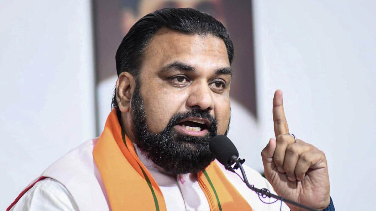 मुख्यालय में रहें, मोबाइल चालू रखें, गर्मी छुट्टी के बीच शिक्षकों के लिए सम्राट सरकार का फरमान जारी
