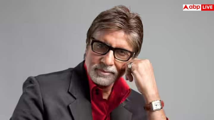 घड़ी उनके लुक का सिर्फ हिस्सा नहीं, एक स्टेटमेंट होती है. कई बार दो घड़ियां पहनना उनका अलग अंदाज रहा है, जो दिखाता है कि स्टाइल में नियम तोड़ना भी जरूरी है. छोटे एक्सेसरी भी आपकी पहचान बना सकते हैं.
