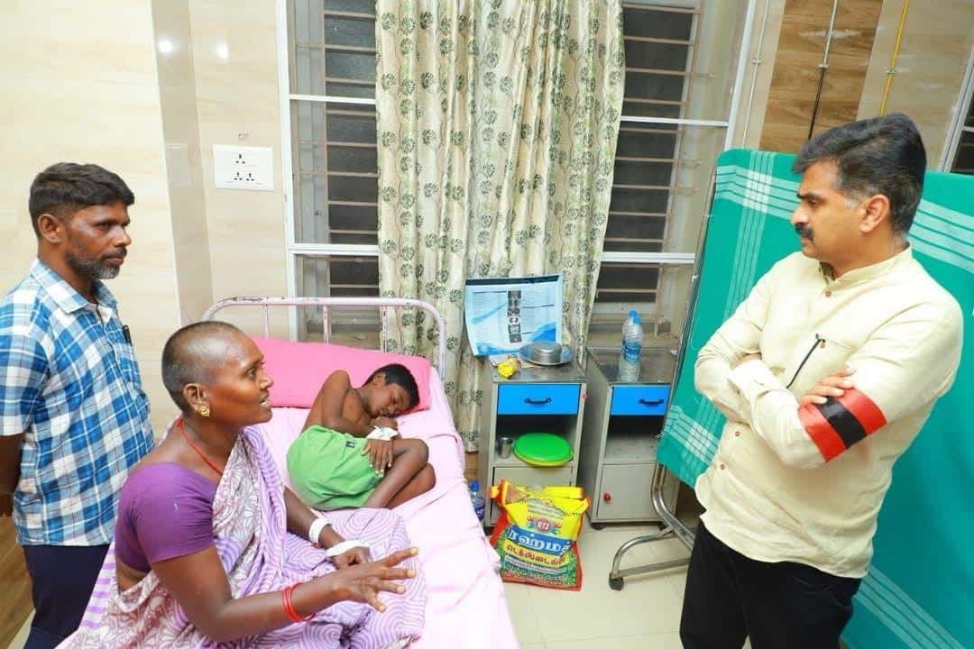 கட்டனார்பட்டி பட்டாசு ஆலை விபத்து... "இனி ஒரு உயிர் கூட போகக்கூடாது" நேரில் ஆறுதல் சொன்ன துரை வைகோ!