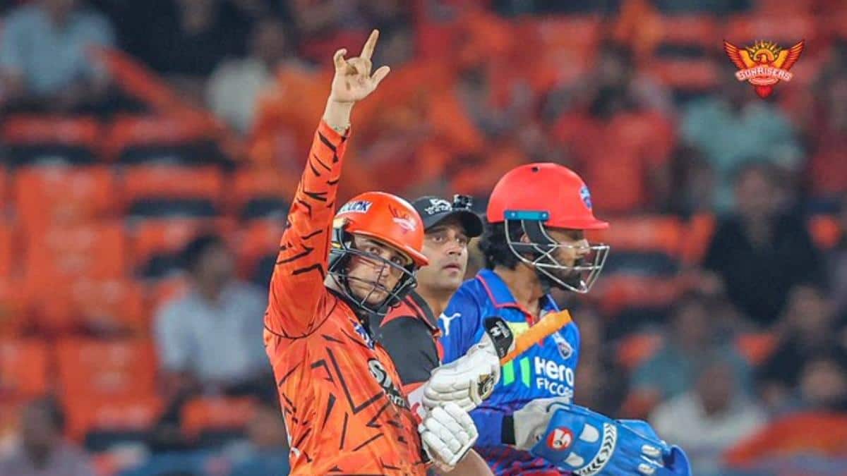Abhishek Sharma: டெல்லியை சல்லி சல்லியாக்கி அபிஷேக்! 47 பந்துகளில் செஞ்சுரி! என்னா அடி?