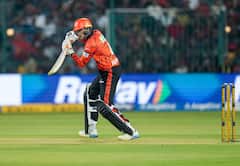 Abhishek Sharma Century : दिल्लीच्या जखमेवर अभिषेकचं मीठ! 47 चेंडूंत ठोकले शतक, केएल राहुलने नको ती चूक केली, संपूर्ण संघाला भोगावी लागली