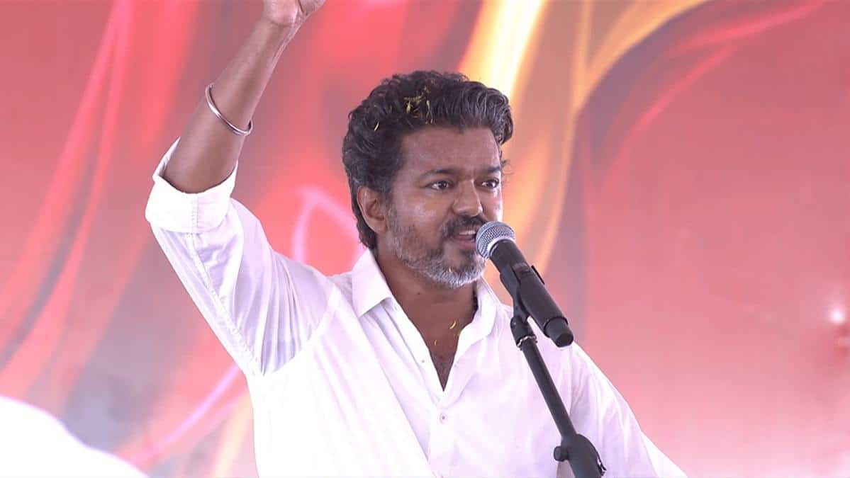 TVK Vijay Campaign: சொந்தத் தொகுதிலயே திருடியவர்.. 10 தோல்வி: ஈபிஎஸ்ஸை கடுமையாக விமர்சித்த விஜய்!